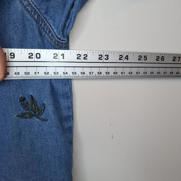 Vintage MESA Floral Embroidered Denim Button  Down Woman Large - Picture 4 of 9